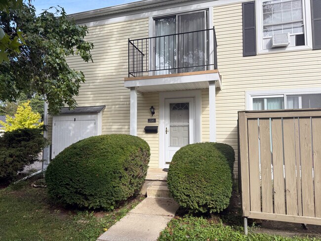 Building Photo - 2649 Fenwick Ct