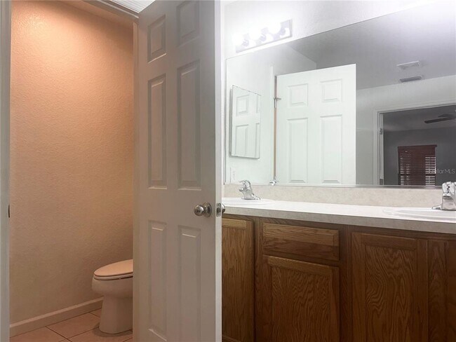 Building Photo - 5155 SW 39th St