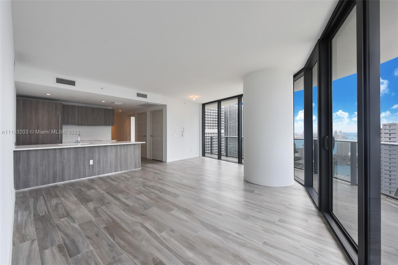 Building Photo - 801 S Miami Ave