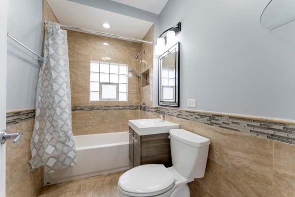 Building Photo - 1215 N Harding Ave