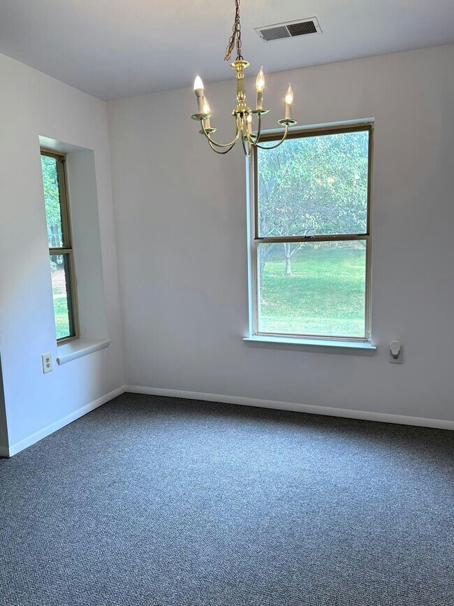 Building Photo - 18411 Guildberry Dr