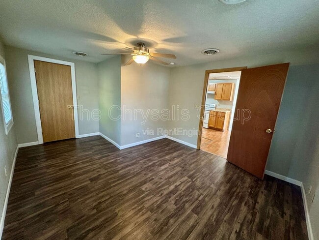 Building Photo - 704 W Superior St