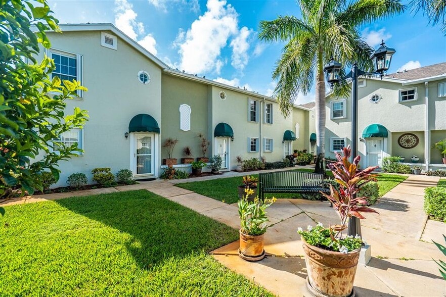 Building Photo - 119 Waterside Dr