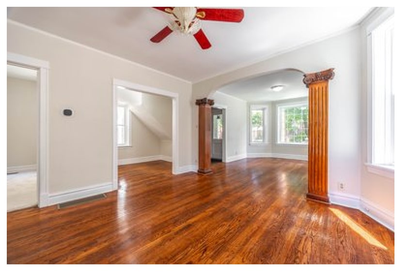 Building Photo - 2118 N Avers Ave