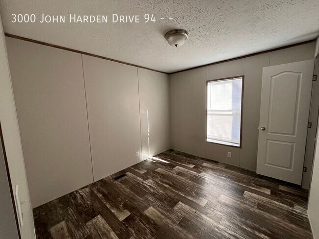 Building Photo - 3000 John Harden Dr