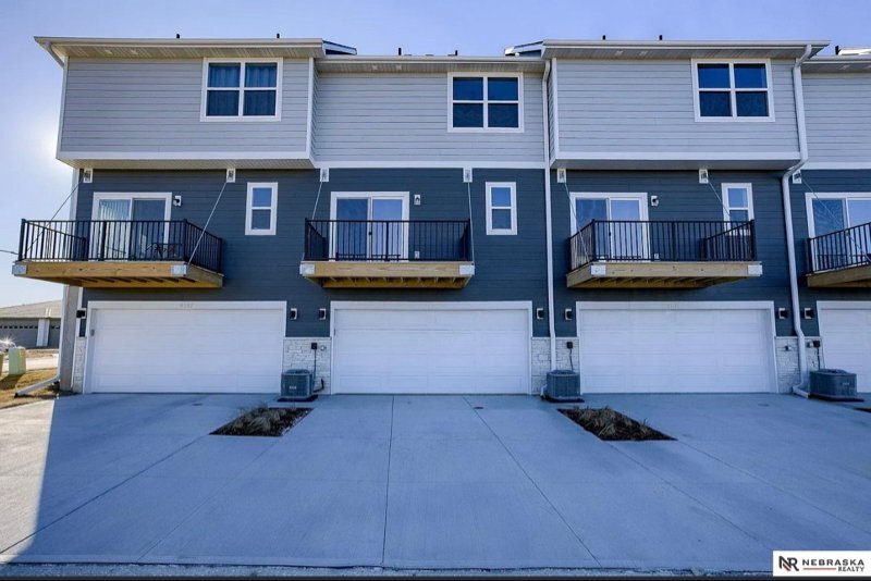 Building Photo - 4571 Leawood Ct
