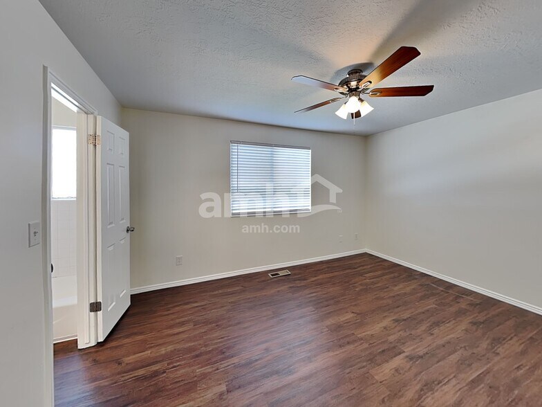 Building Photo - 514 W 150 S