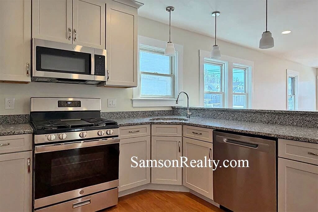 Building Photo - 178 Hillside Ave