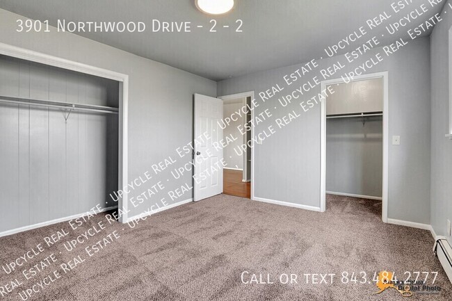 Building Photo - 3901 Northwood Dr