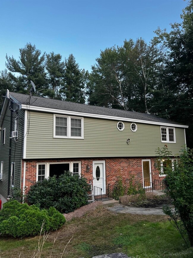 Primary Photo - 16 Boulder Dr