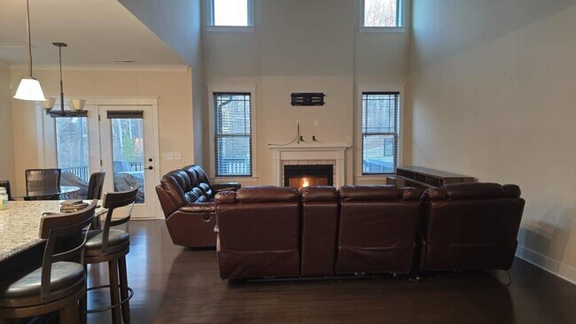 Building Photo - 6002 Bedstone Dr