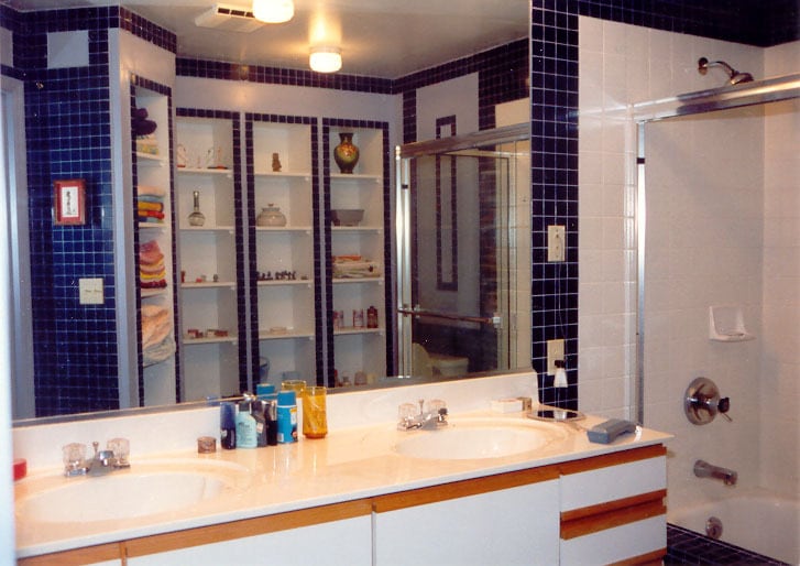 Building Photo - 2959 Deckebach Ave