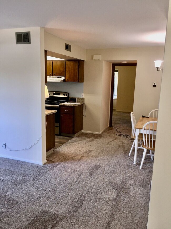 Building Photo - Capitola 1 bedroom, 1 bath Upstairs Unit