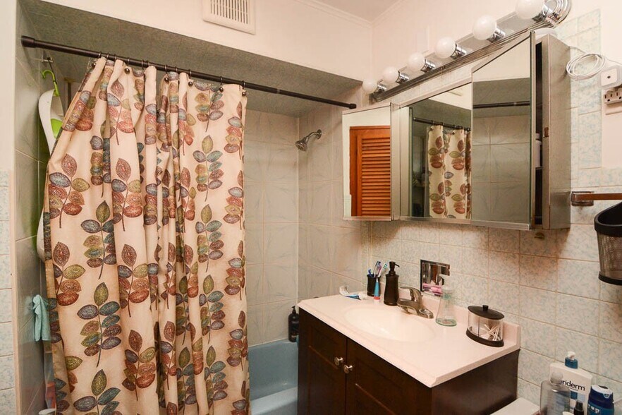 Building Photo - 3718 N Magnolia Ave