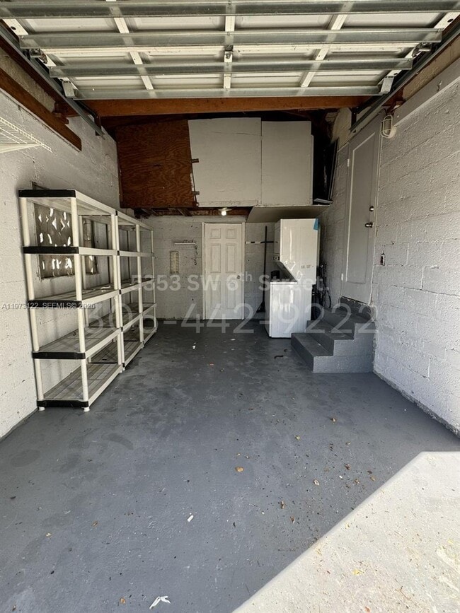 Building Photo - 5353 SW 6th St