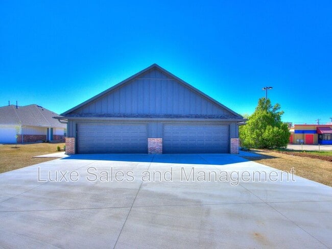 Building Photo - 1541 Pavy Pkwy
