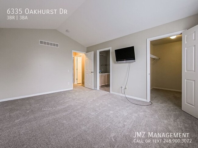 Building Photo - 6335 Oakhurst Dr