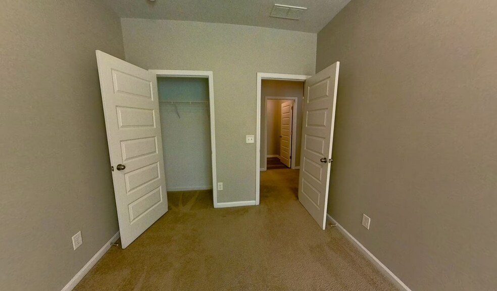 Building Photo - Room in Townhome on Estes Dr