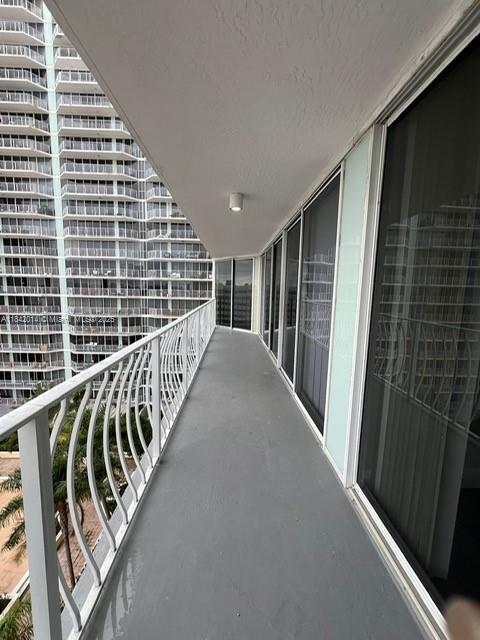 Building Photo - 7601 E Treasure Dr