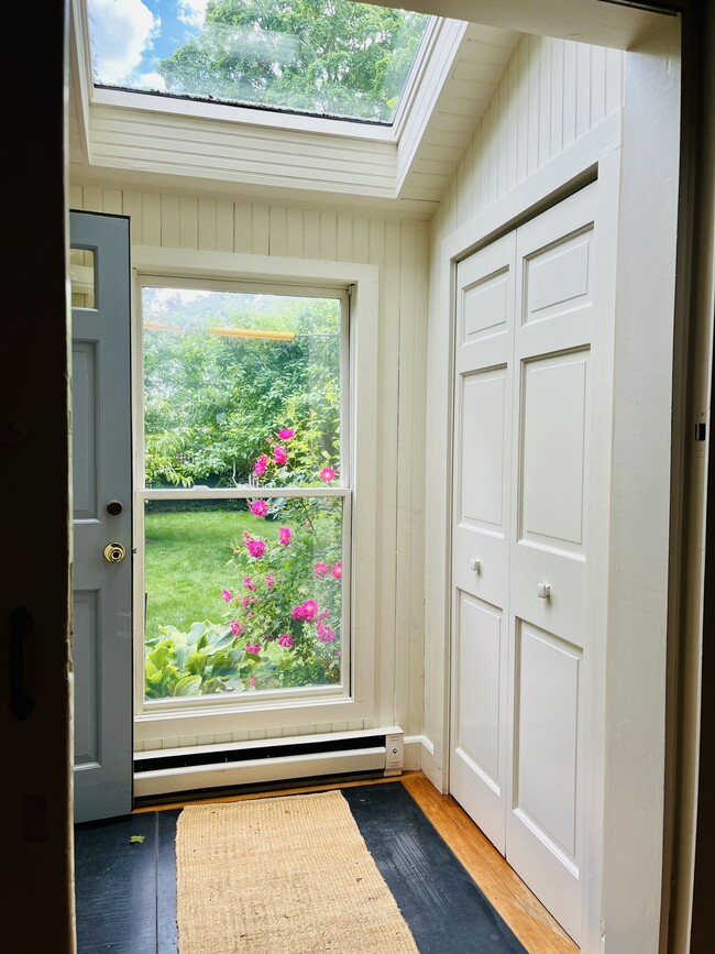 Building Photo - 83 Washington Ave