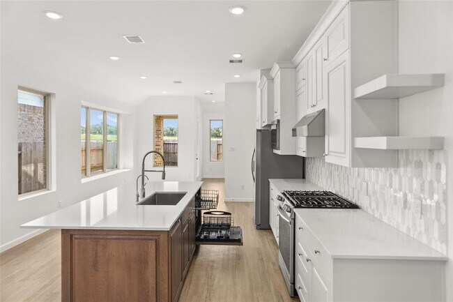 Building Photo - 28806 Bobcat Run Dr