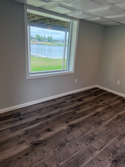 Building Photo - 1059 Crown Point Dr