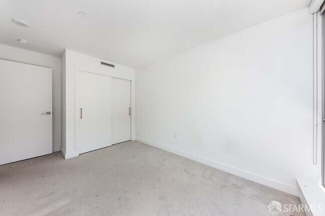 Building Photo - 708 Long Bridge St