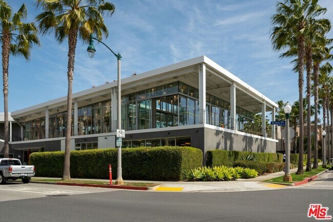 Building Photo - 5738 S Celedon Creek