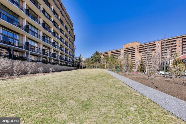 Building Photo - 3101 New Mexico Ave NW