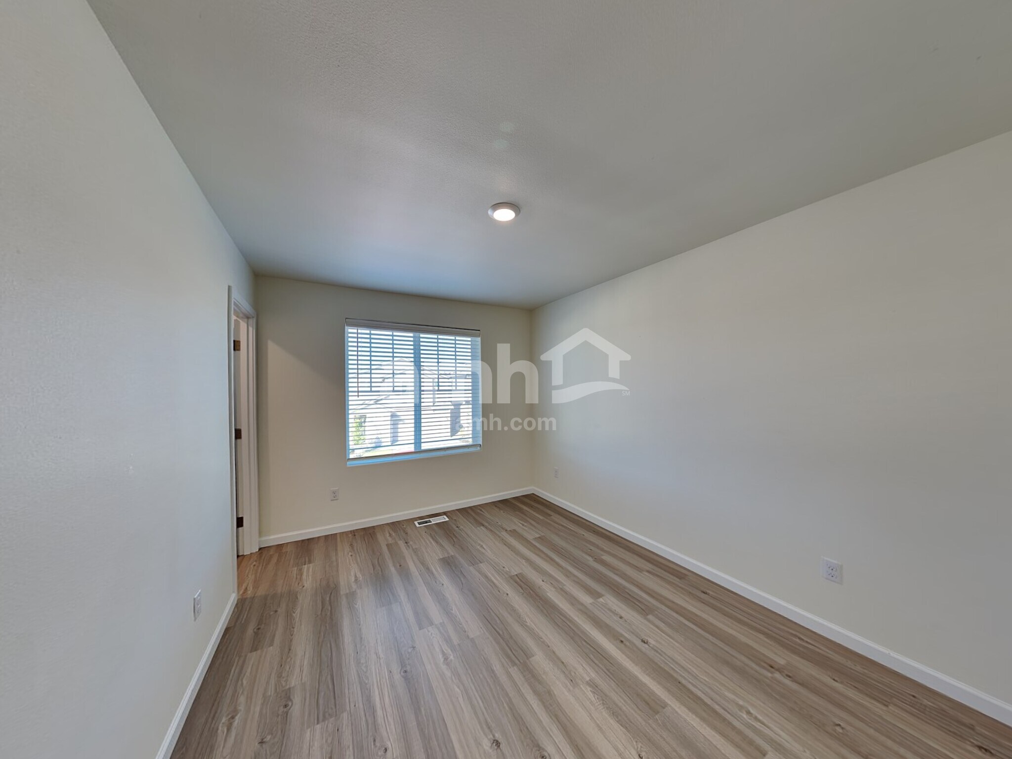 Building Photo - 1311 W 15th Ave