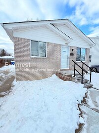 Building Photo - 3 Bed/1 Bath Home with Modern Amenities / Pet-Friendly / Vouchers Accepted / Available Now!