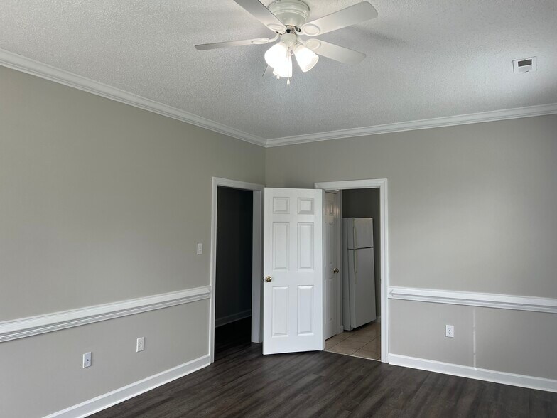Building Photo - 3320 Whitlock Dr N