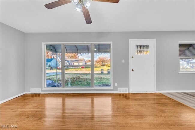 Building Photo - 13813 Leroy Ave