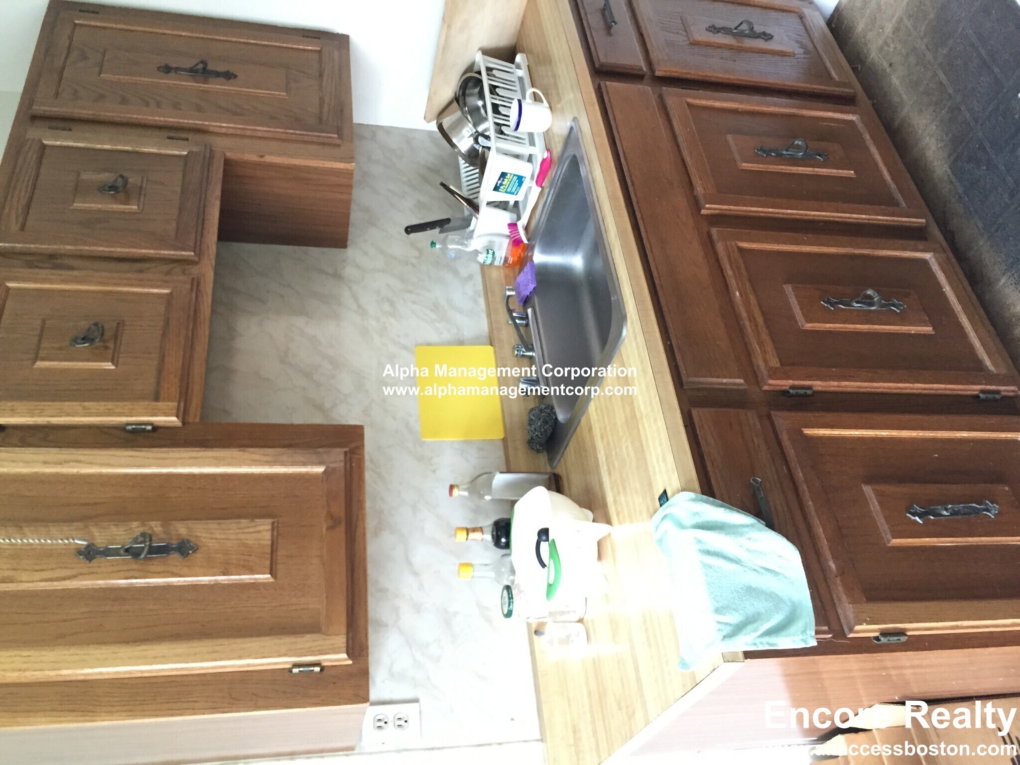 Building Photo - 349 Pleasant St