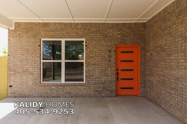 Building Photo - 905 S Howard Ave