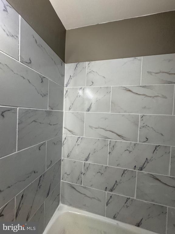 Building Photo - 1321 Cambria St