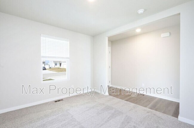 Building Photo - 5607 153rd St