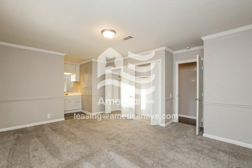 Building Photo - 42 Fox Glen Cir