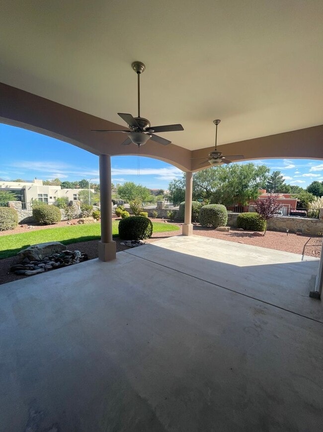Building Photo - Gorgeous Home in Sonoma Ranch off Golf Club Rd!