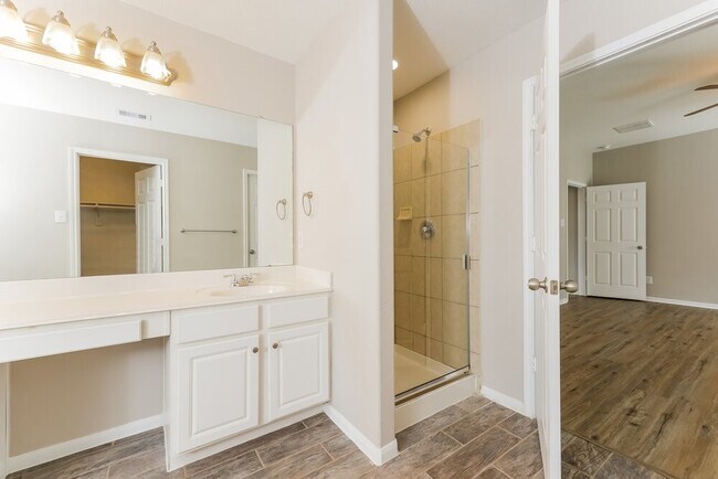 Building Photo - 9957 Yearling Pl