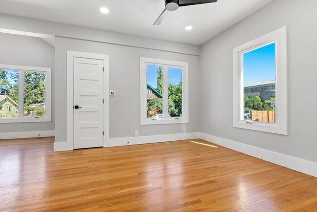 Building Photo - Stunningly Remodeled 1905 Beauty w/ AIR CO...