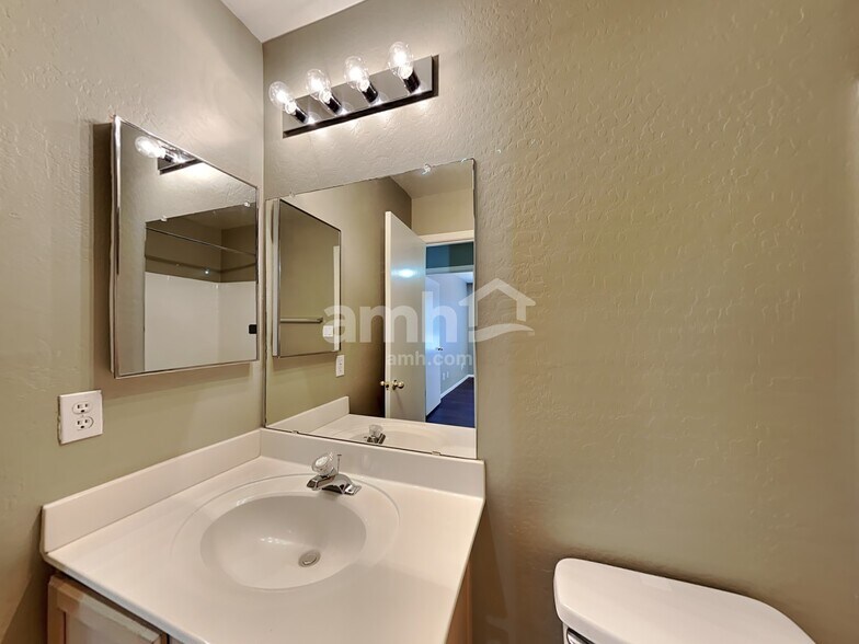 Building Photo - 13177 W Mauna Loa Ln