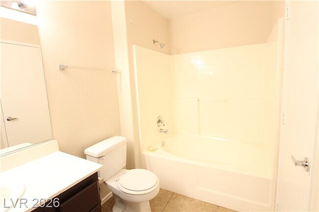 Building Photo - GATED 2 BED/2BATH CONDO IN NORTH LAS VEGAS
