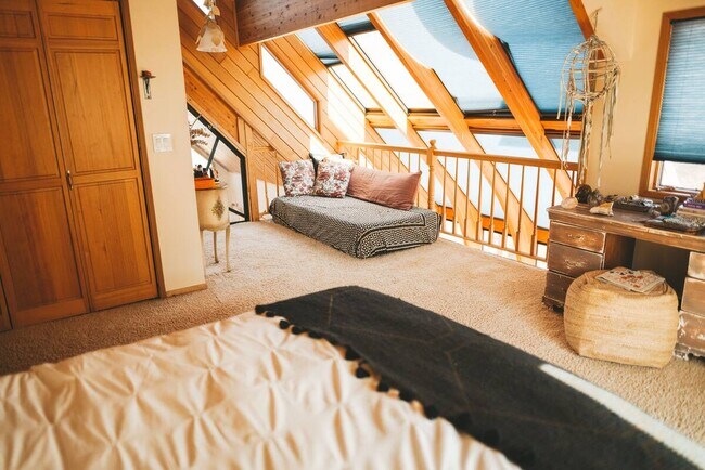 Building Photo - 3995 Nordic Valley Dr