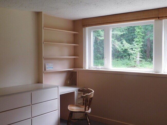 Building Photo - 60 Shaw Dr