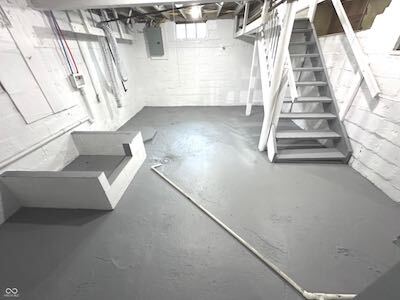 Building Photo - 1049 S Sheffield Ave