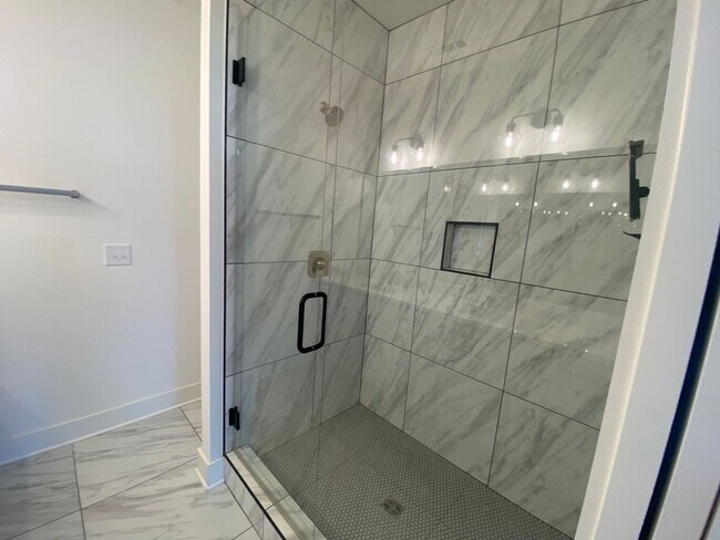 Building Photo - 335 Sophia Rain Dr