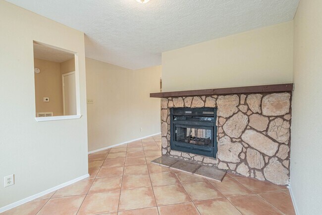 Building Photo - 2516 Orion Dr