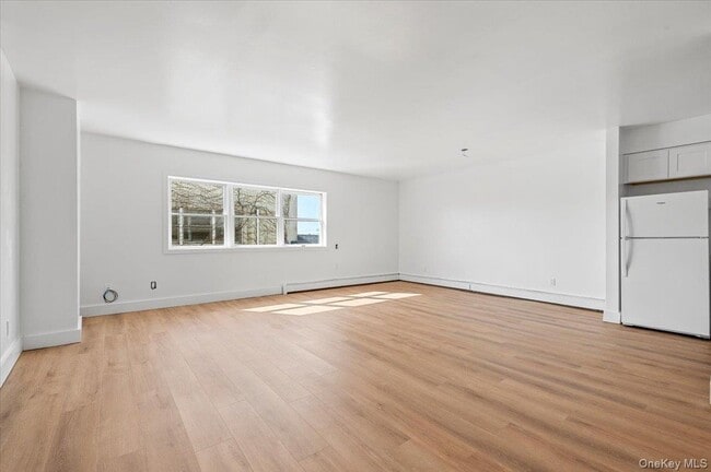 Building Photo - 36 Main St