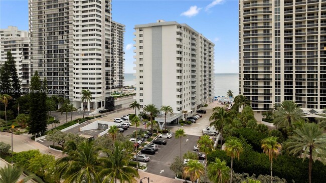 Building Photo - 4250 Galt Ocean Dr